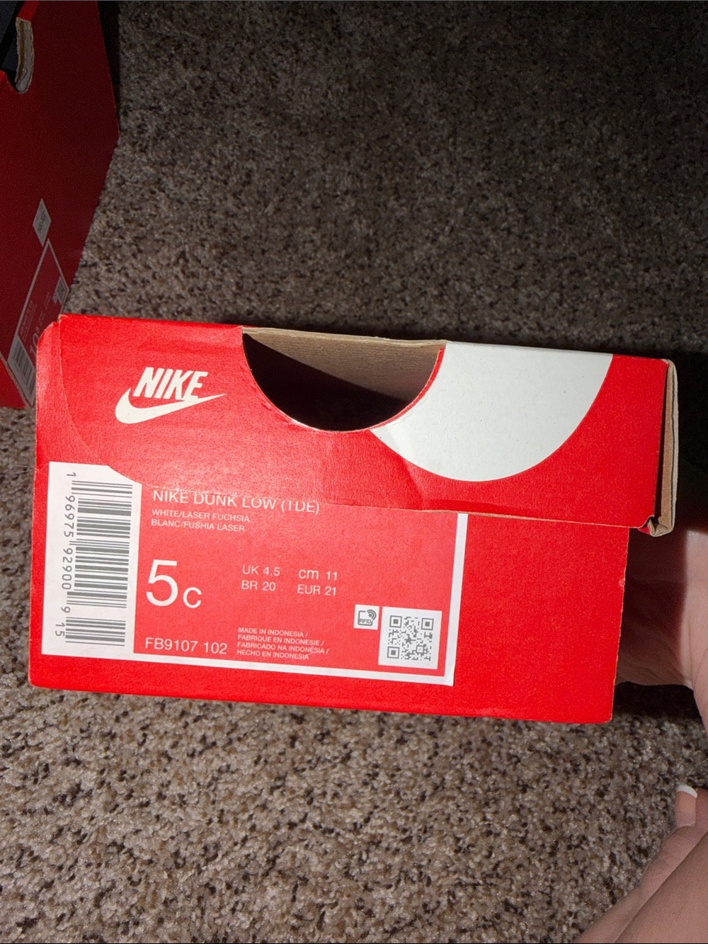 Nike Kids Sneakers in White and Pink